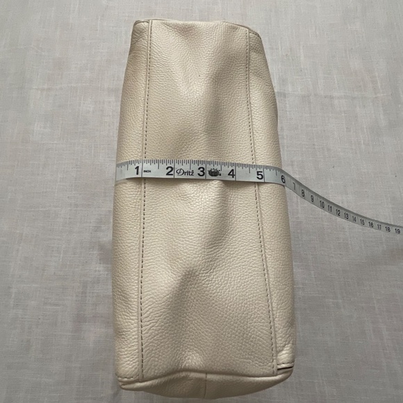 NWT Michael Kors Evie Light Cream Leather Hobo Shoulder Bag NEW - Picture 5 of 16